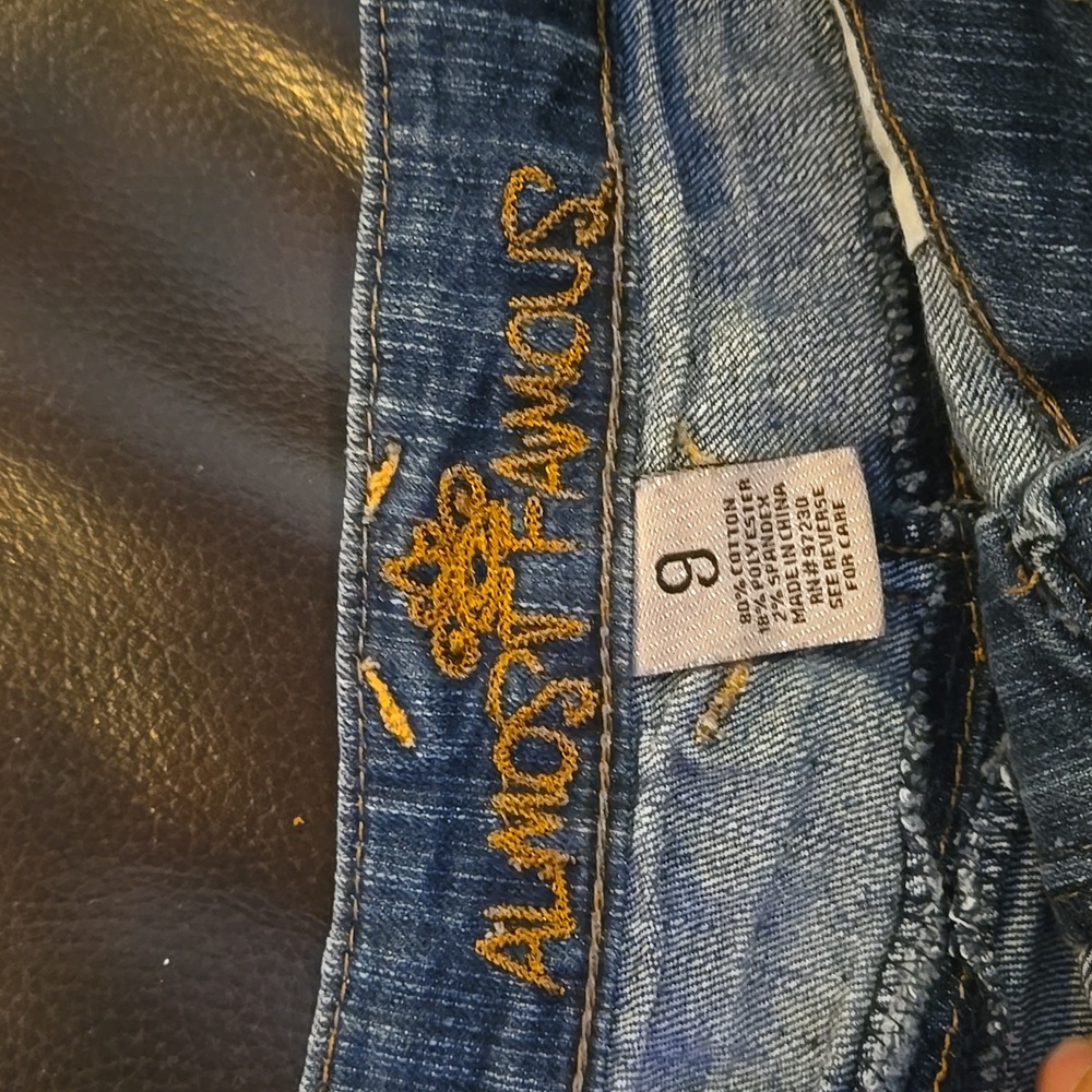 Almost Famous jeans shorts - Picture 3 of 6